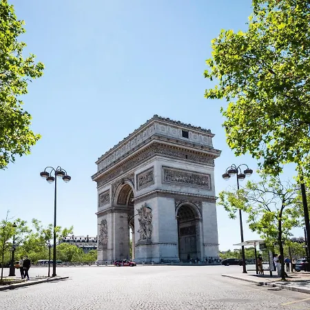 Mercure Paris La Defense 4*