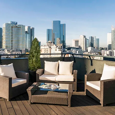 Mercure Paris La Defense 4*