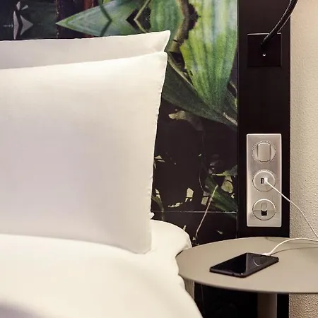 Mercure Paris La Defense Hotel 4*