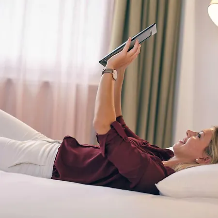 Mercure Paris La Defense 4*