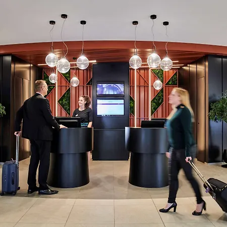 Mercure Paris La Défense Hotel 4*