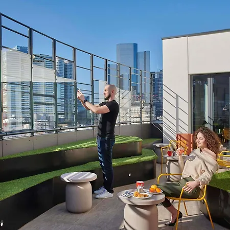 Mercure Paris La Défense Hotel 4*