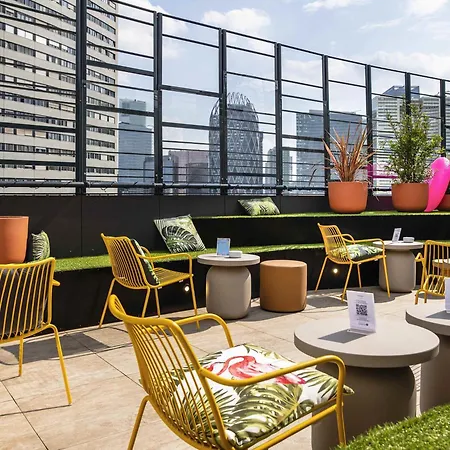 Отель Mercure Paris La Defense 4*