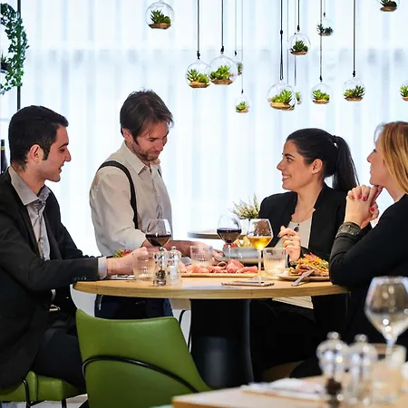 Mercure Paris La Defense Отель 4*