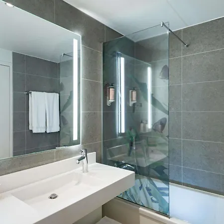 Hotel Mercure Paris La Défense 4*
