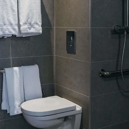 מלון Mercure Paris La Defense