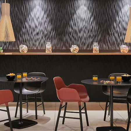 Hotel Mercure Paris La Defense 4*