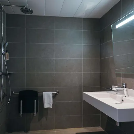 Mercure Paris La Defense 4* Курбевуа