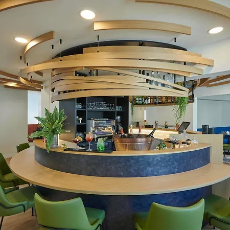 Отель Mercure Paris La Defense