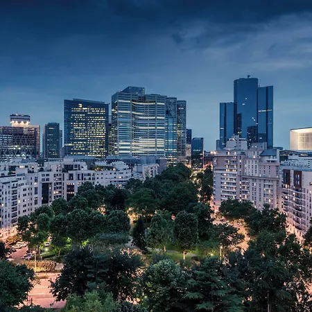 Mercure Paris La Defense Hotel 4*