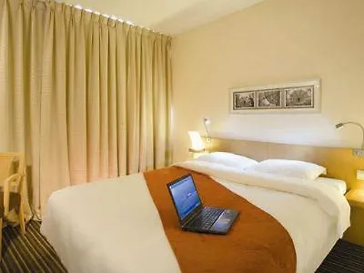 Mercure Paris La Defense Hotel