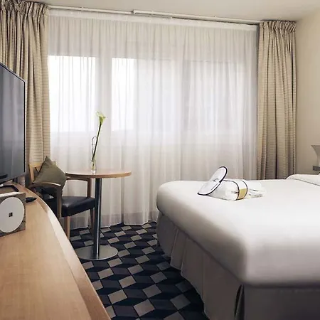 Mercure Paris La Defense Hotel 4*