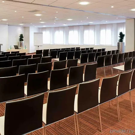 Mercure Paris La Defense Hotel 4*