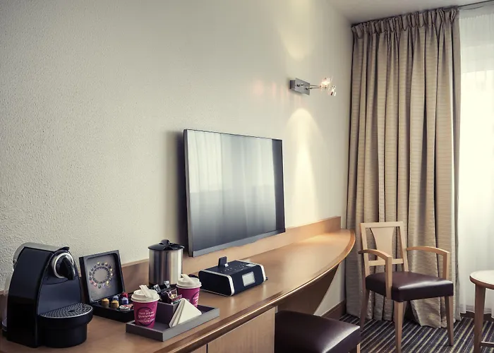 Mercure Paris La Défense Hotel 4*