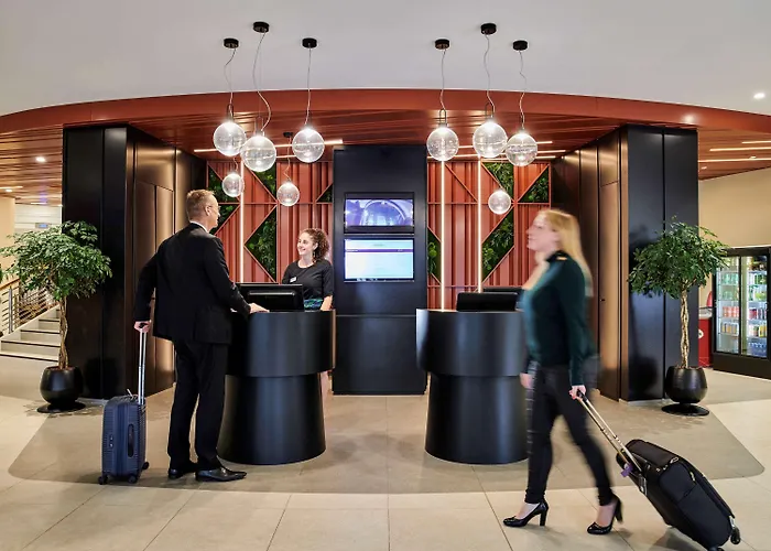 Mercure Paris La Défense Hotel 4*