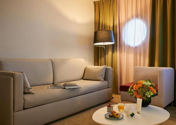 Mercure Paris La Défense Hotel 4*