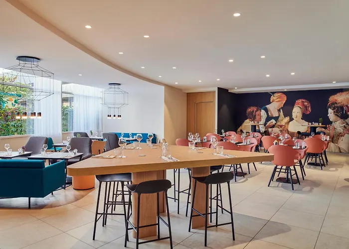 Mercure Paris La Defense 4*