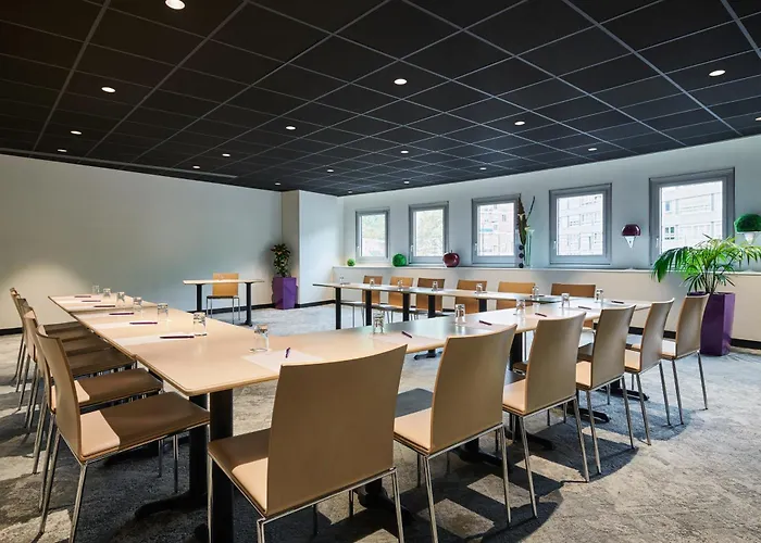 Mercure Paris La Defense 4*