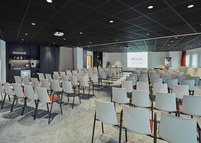 Mercure Paris La Defense Hotel 4*