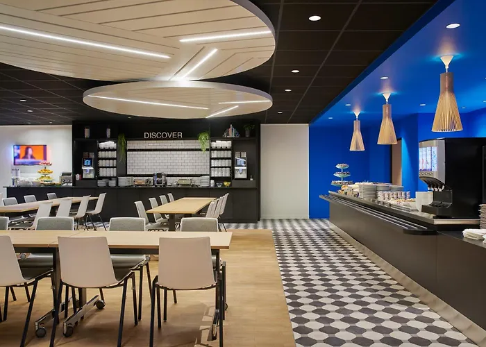 Hotel Mercure Paris La Defense 4*