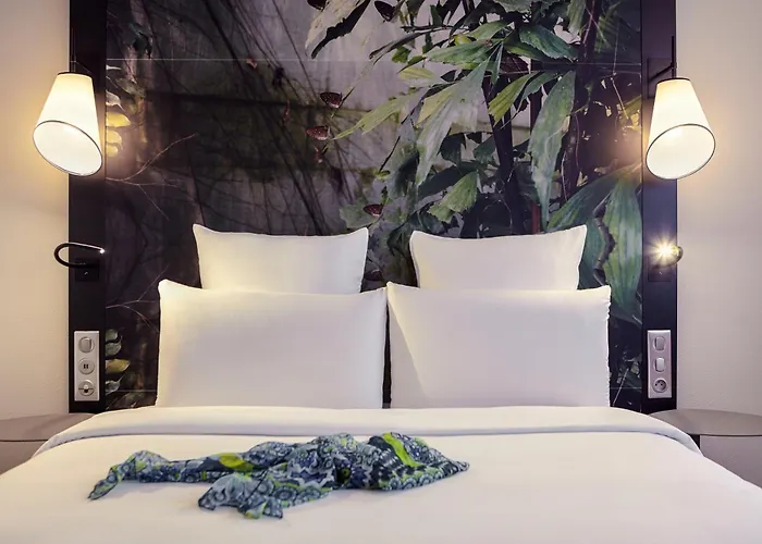 Hotel Mercure Paris La Defense 4*