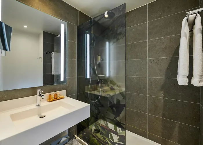 Mercure Paris La Defense Hotel 4*